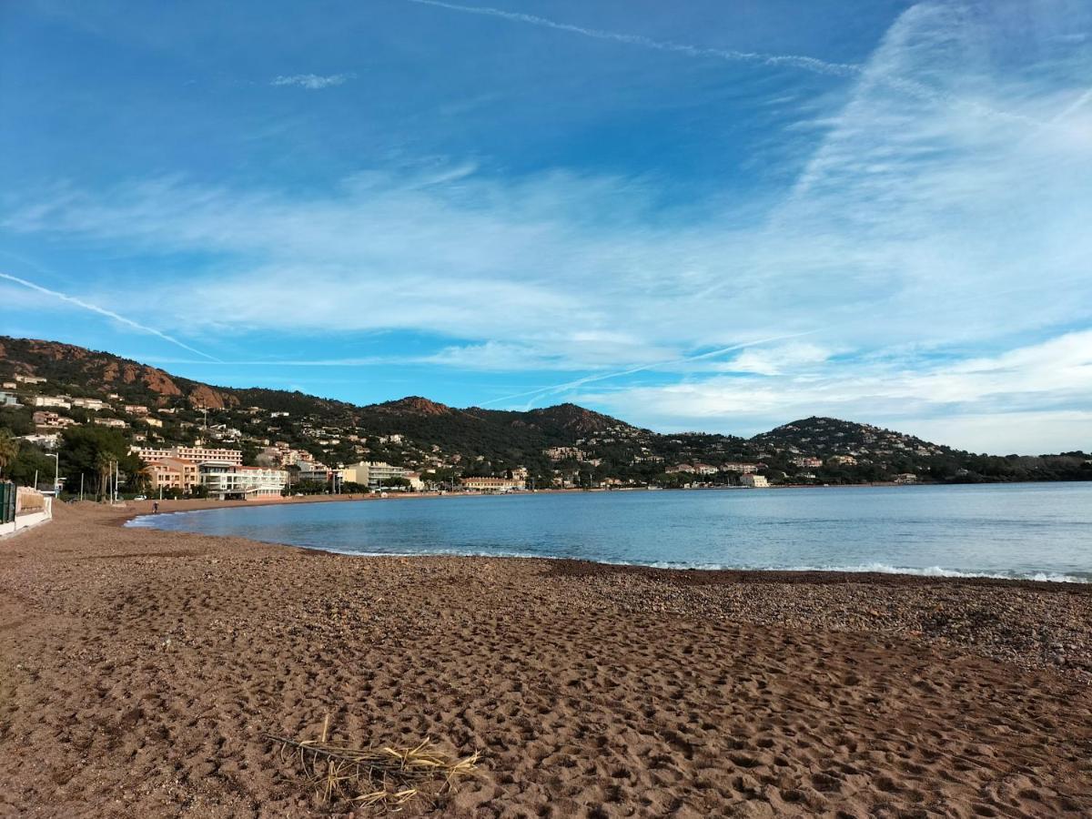 Superbe Appartement Avec Vue Mer Et Piscine Saint-Raphael  Luaran gambar